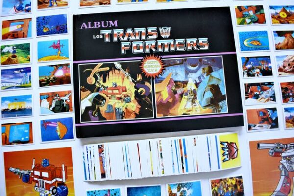 Transformers 80': Álbum Completo a Pegar [Todas sus láminas]