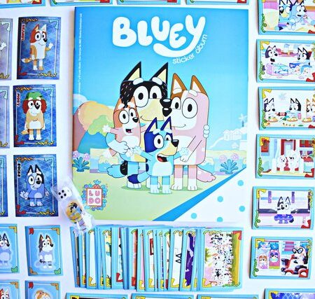 Bluey: Álbum Completo a Pegar [Todas sus láminas]
