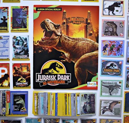 Jurassic Park, 30 Aniversario: Álbum Completo a Pegar [Todas sus láminas]