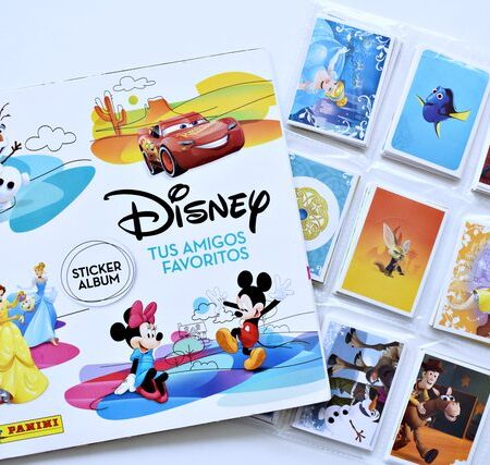Disney tus amigos favoritos: Álbum Completo a Pegar [Todas sus láminas]