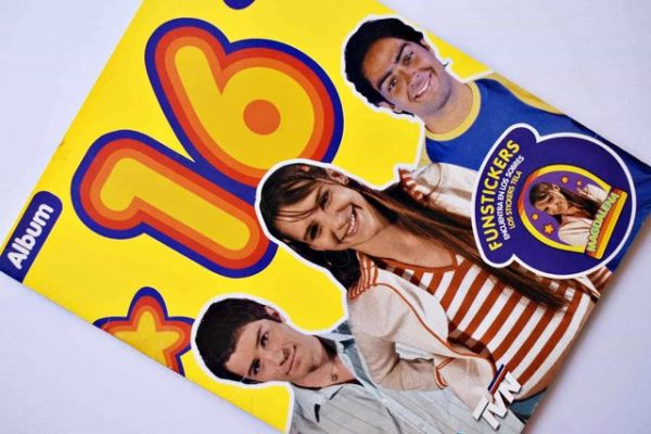 16 [Teleserie 16] (Salo, 2003): Tiene 13 Láminas (Álbum)