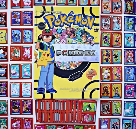 Pokémon Pokedex 2: Álbum Completo A Pegar