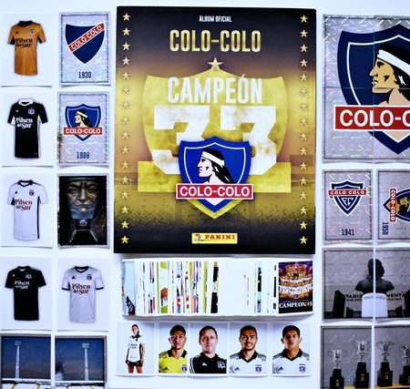 Colo Colo, Campeón 33: Álbum Completo A Pegar