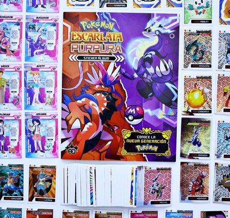 Pokémon Escarlata y Purpura: Álbum Completo A Pegar