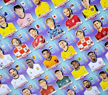 Copa Mundial 2022 Qatar: Set 70 Láminas Moradas [Sin Repetir]