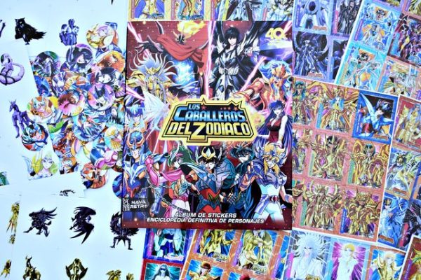 . 01 ÁLBUM Caballeros del Zodiaco Enciclopedia + Tazos: Álbum Completo A Pegar
